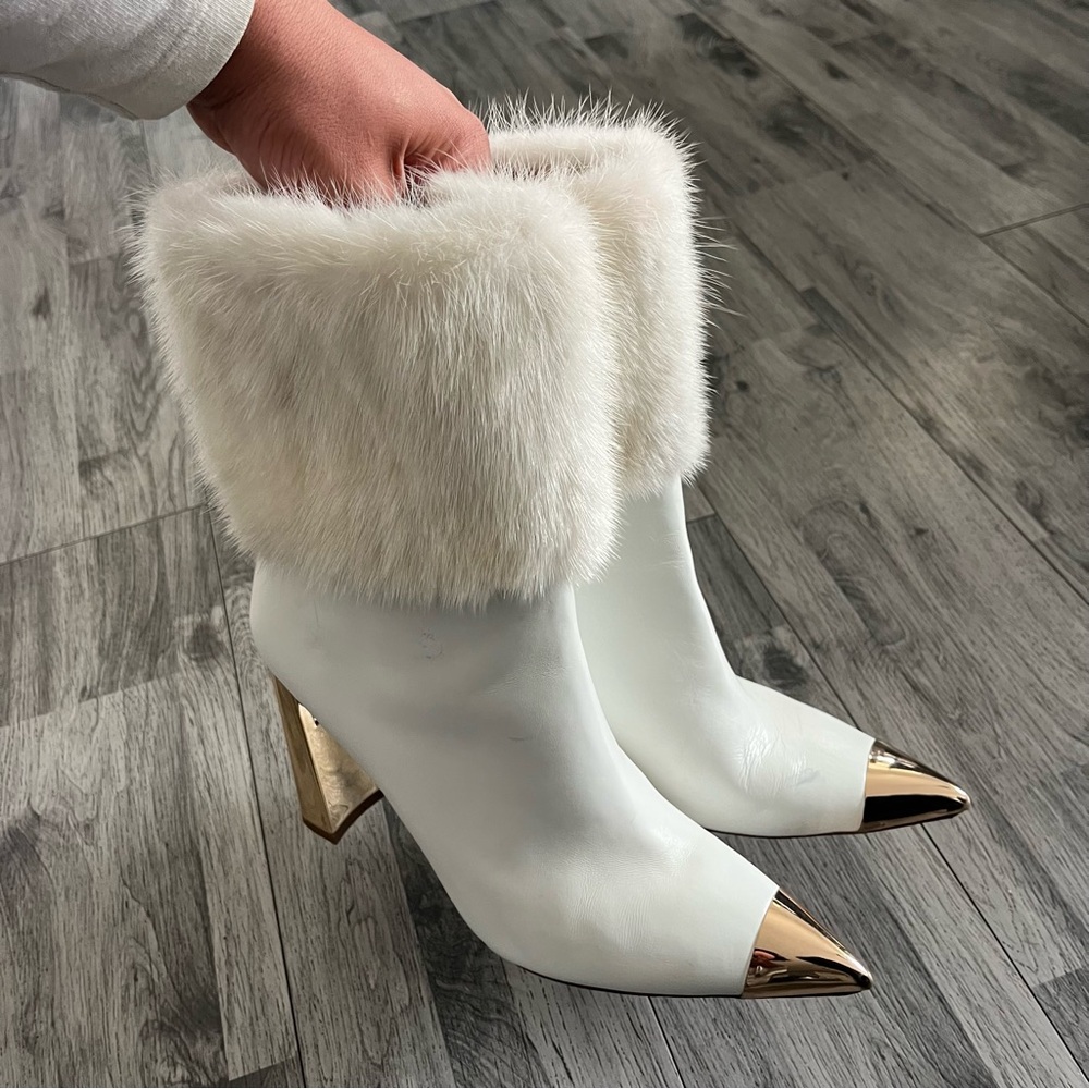 Jennifer Le White Leather and Real Fur Zip Boots